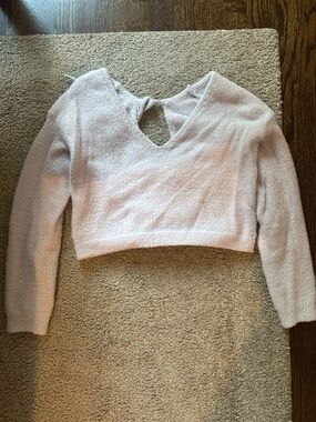 Forever 21 Plush V‑Neck Cropped Sweater — Pale Lavender